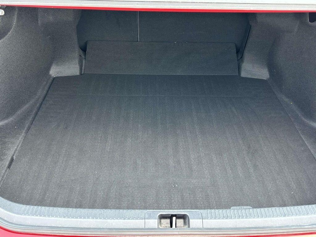 Toyota Camry SE Auto (Natl) 2021