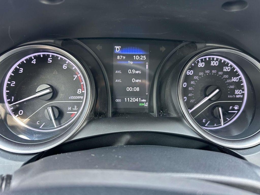 Toyota Camry SE Auto (Natl) 2021