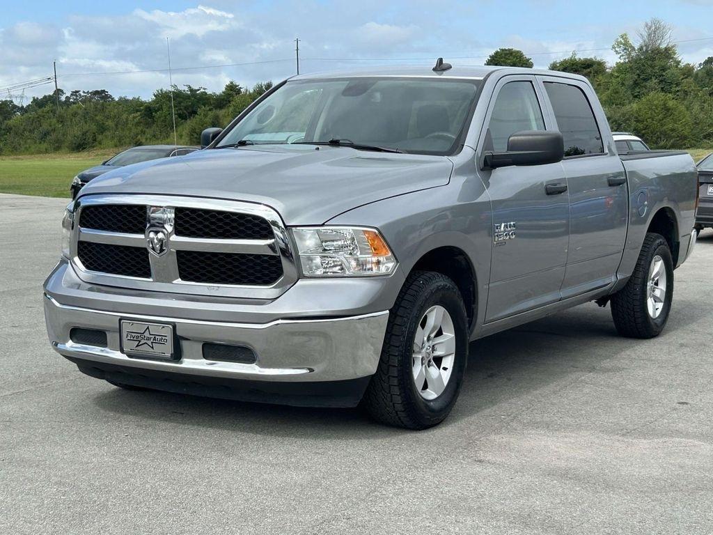 RAM 1500 Classic SLT 4x4 Crew Cab 5'7" Box 2023