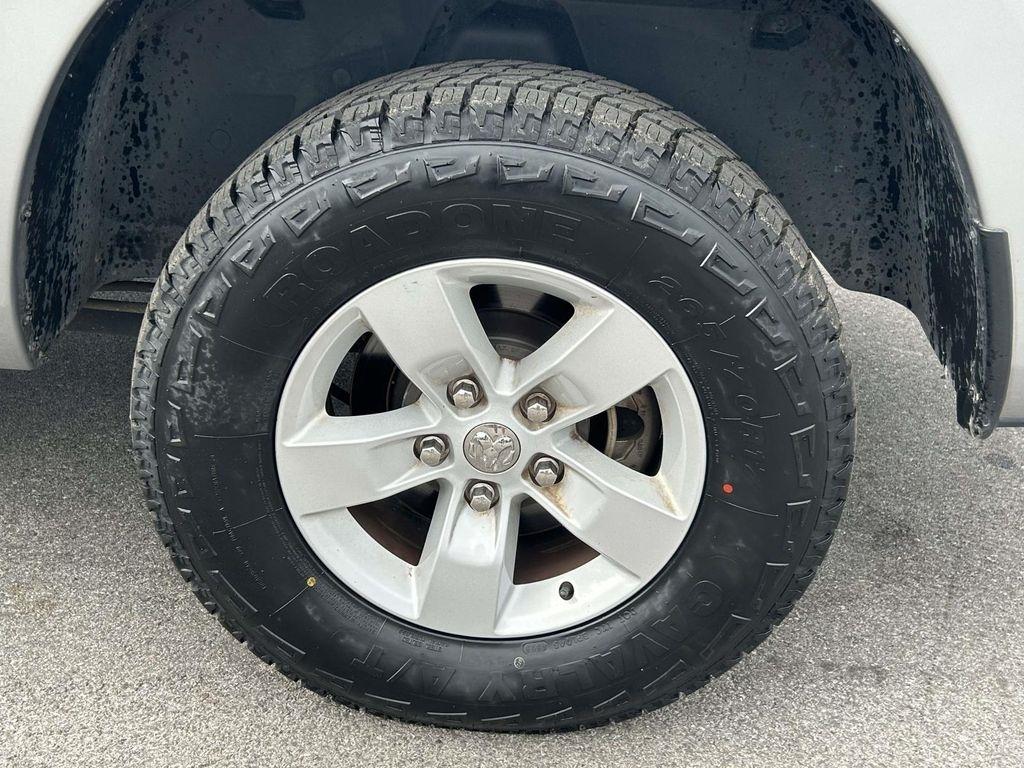RAM 1500 Classic SLT 4x4 Crew Cab 5'7" Box 2023
