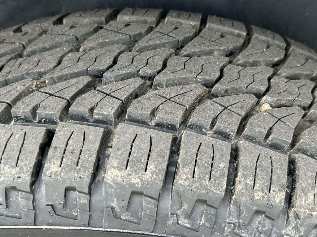 RAM 1500 Classic SLT 4x4 Crew Cab 5'7" Box 2023