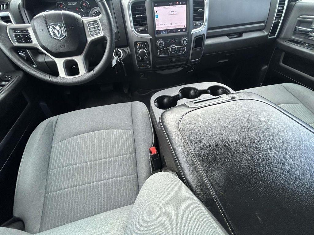 RAM 1500 Classic SLT 4x4 Crew Cab 5'7" Box 2023