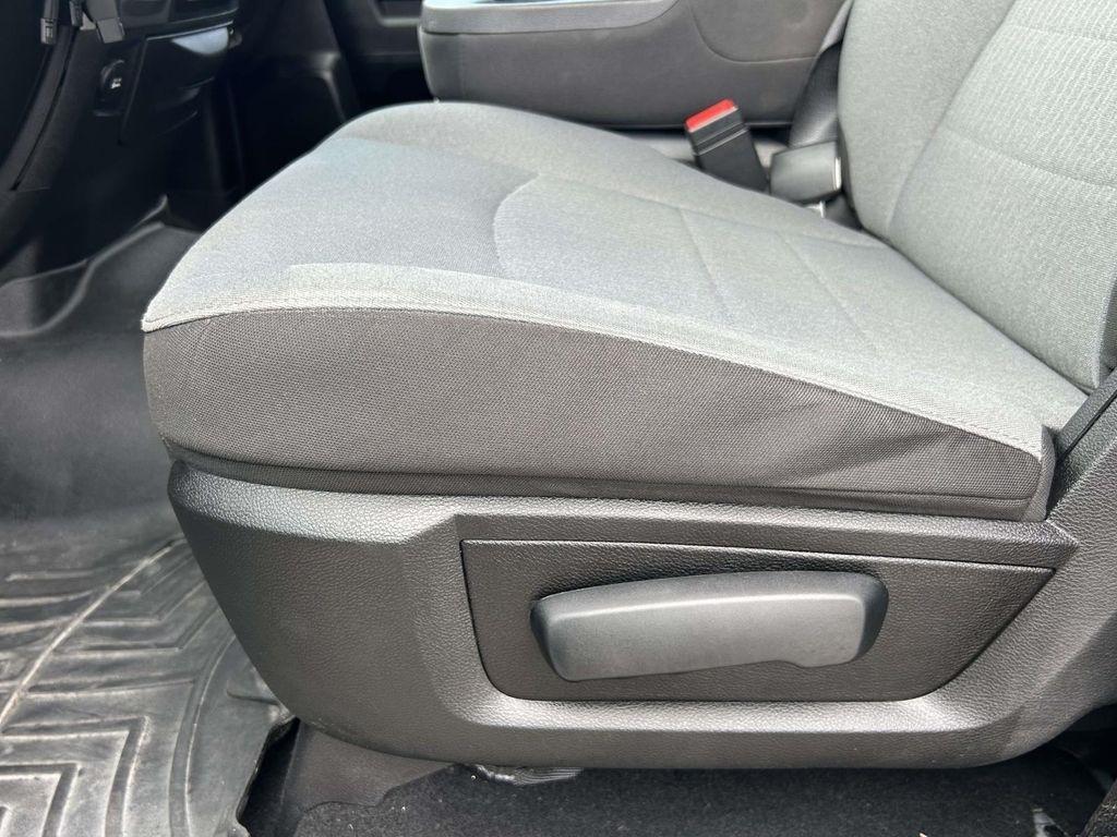 RAM 1500 Classic SLT 4x4 Crew Cab 5'7" Box 2023