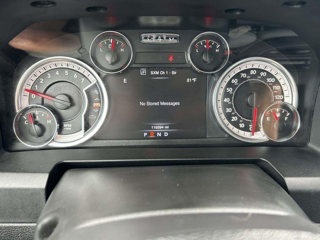 RAM 1500 Classic SLT 4x4 Crew Cab 5'7" Box 2023