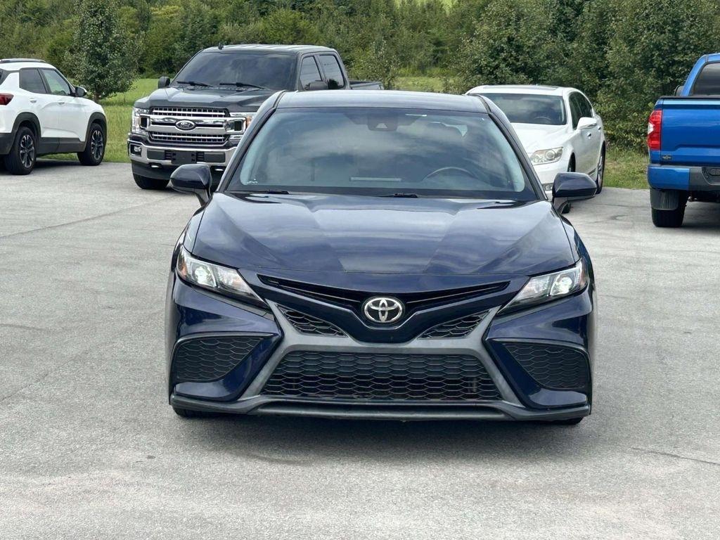 Toyota Camry SE Auto (Natl) 2021