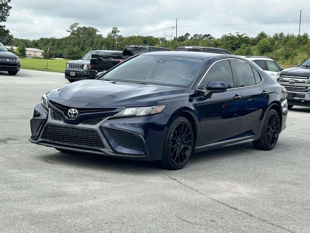 Toyota Camry SE Auto (Natl) 2021