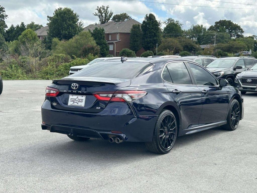 Toyota Camry SE Auto (Natl) 2021