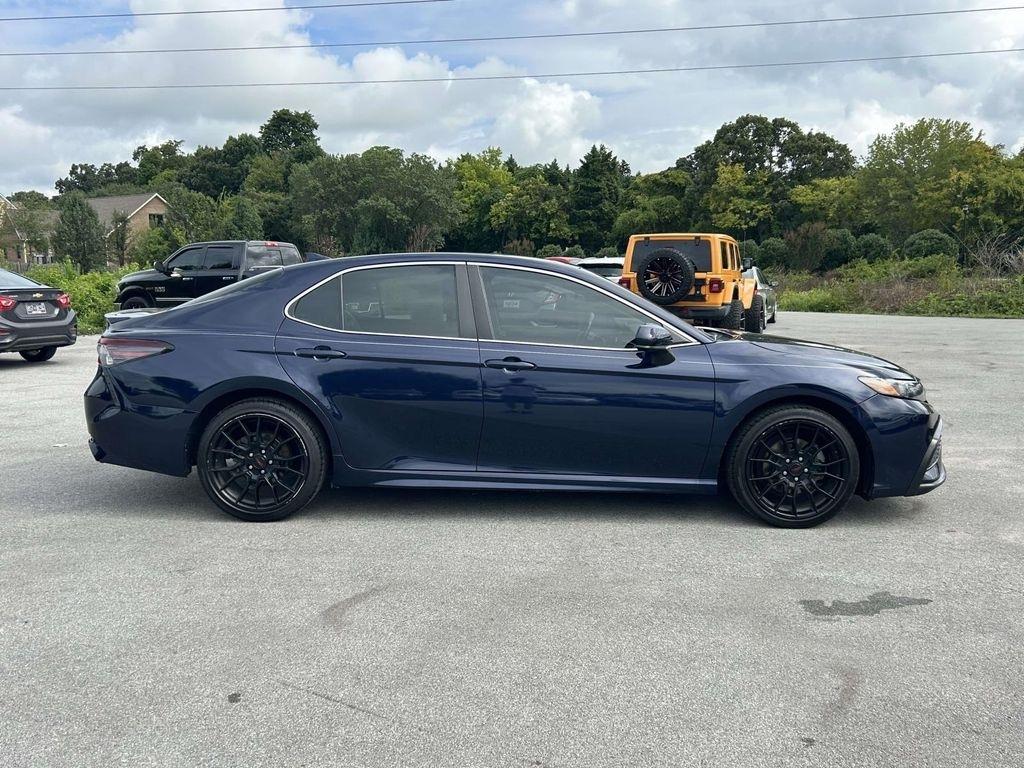 Toyota Camry SE Auto (Natl) 2021