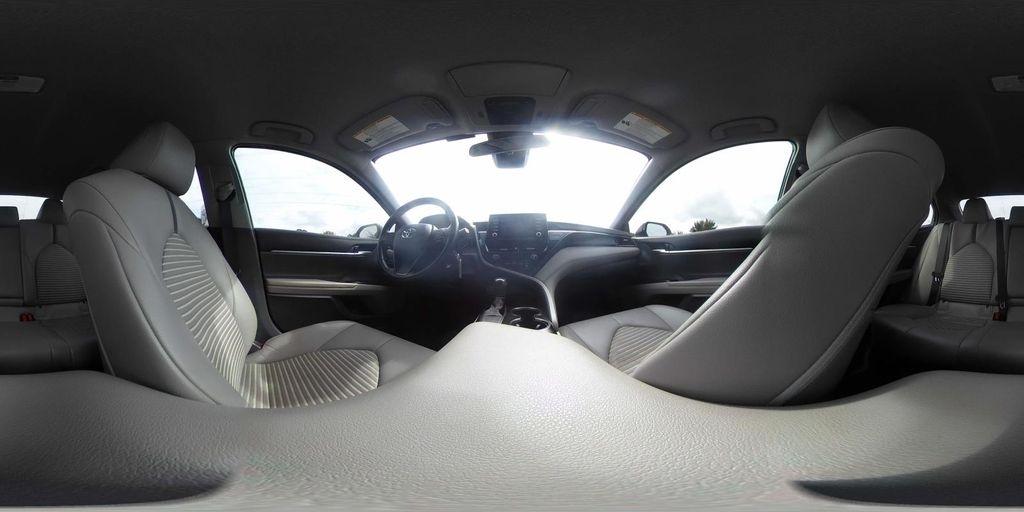Toyota Camry SE Auto (Natl) 2021