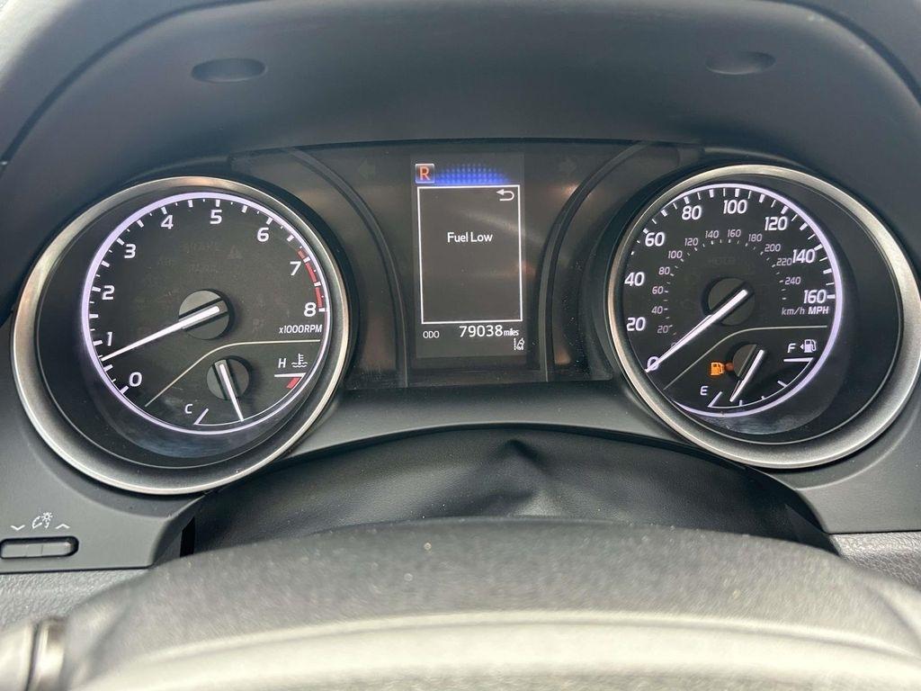 Toyota Camry SE Auto (Natl) 2021