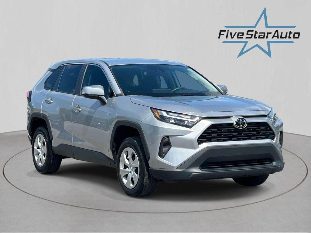 Toyota RAV4 LE FWD (Natl) 2023