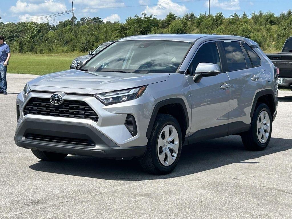 Toyota RAV4 LE FWD (Natl) 2023
