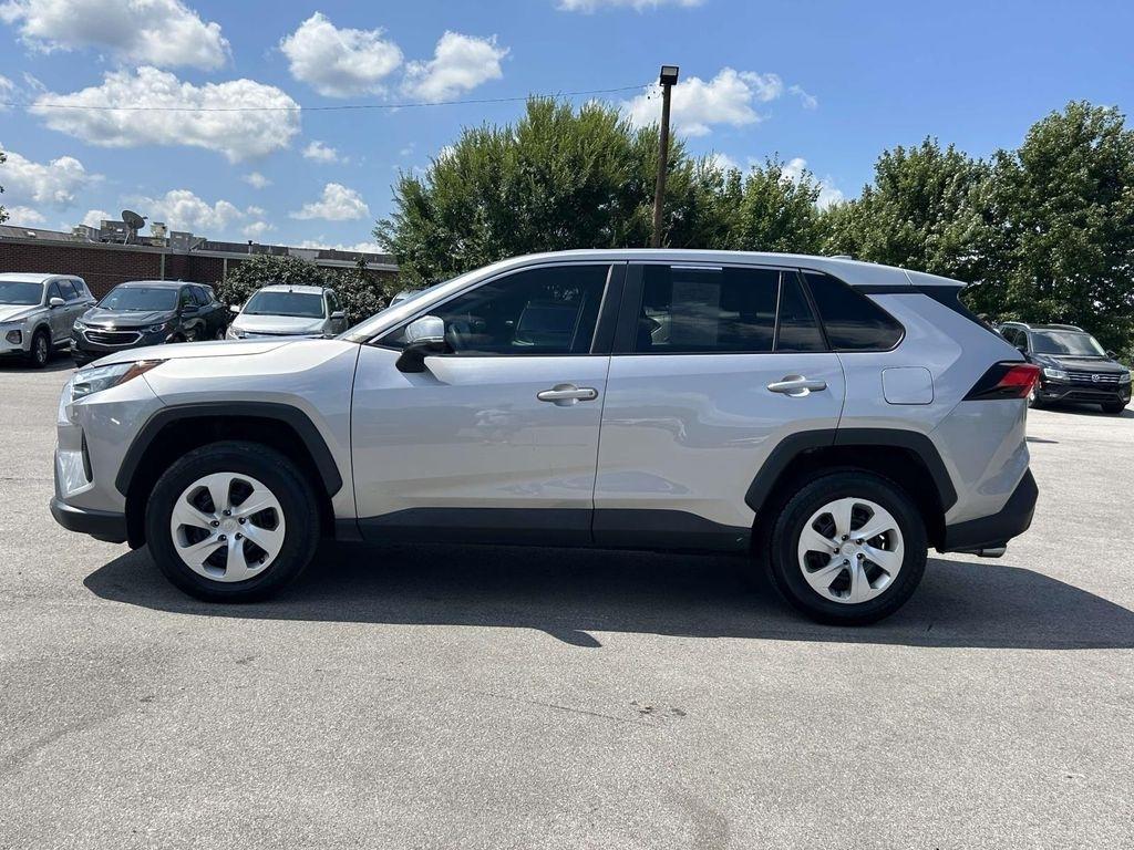 Toyota RAV4 LE FWD (Natl) 2023