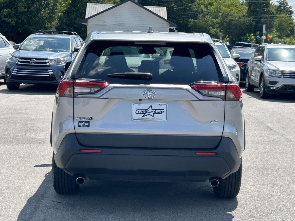 Toyota RAV4 LE FWD (Natl) 2023