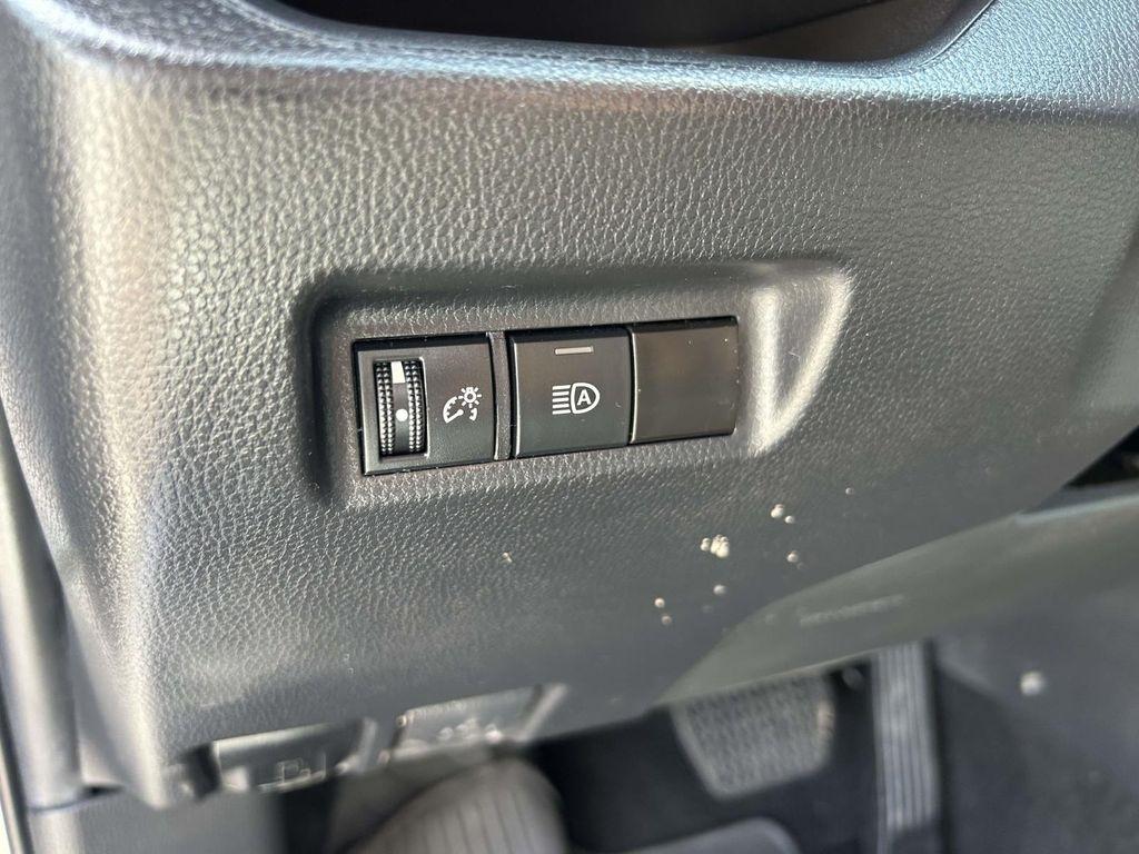 Toyota RAV4 LE FWD (Natl) 2023