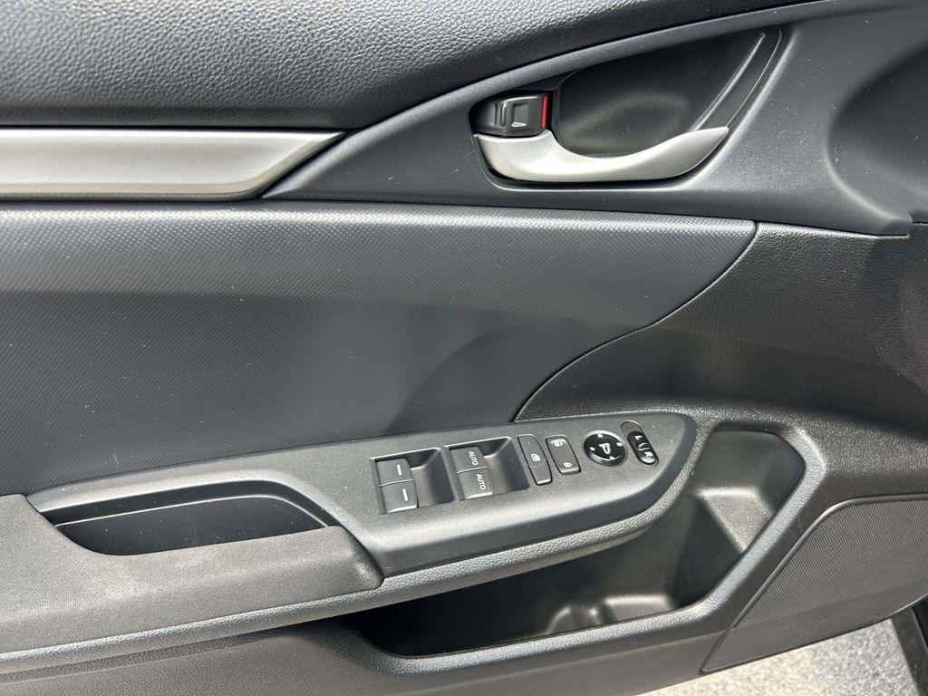 Honda Civic Hatchback LX CVT 2017