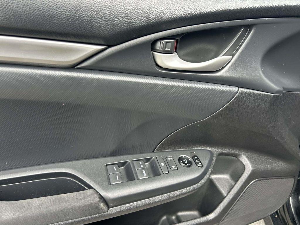 Honda Civic Hatchback LX CVT 2017