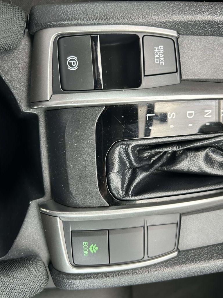 Honda Civic Hatchback LX CVT 2017