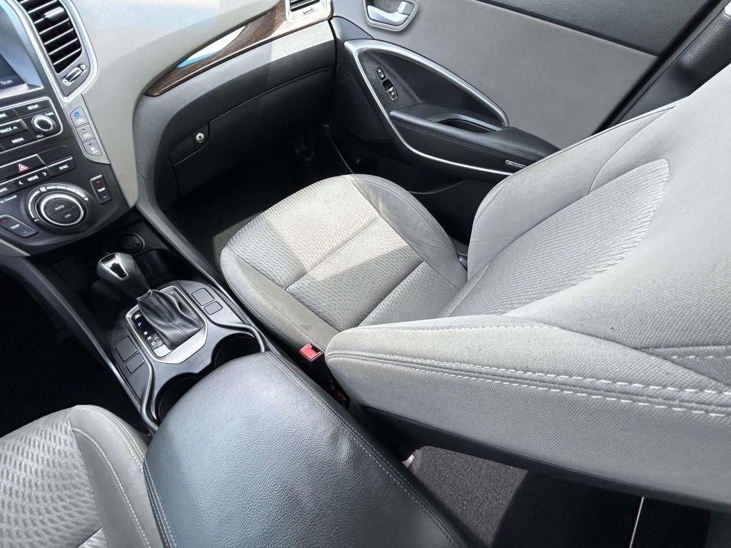 Hyundai Santa Fe SE 3.3L Auto 2017