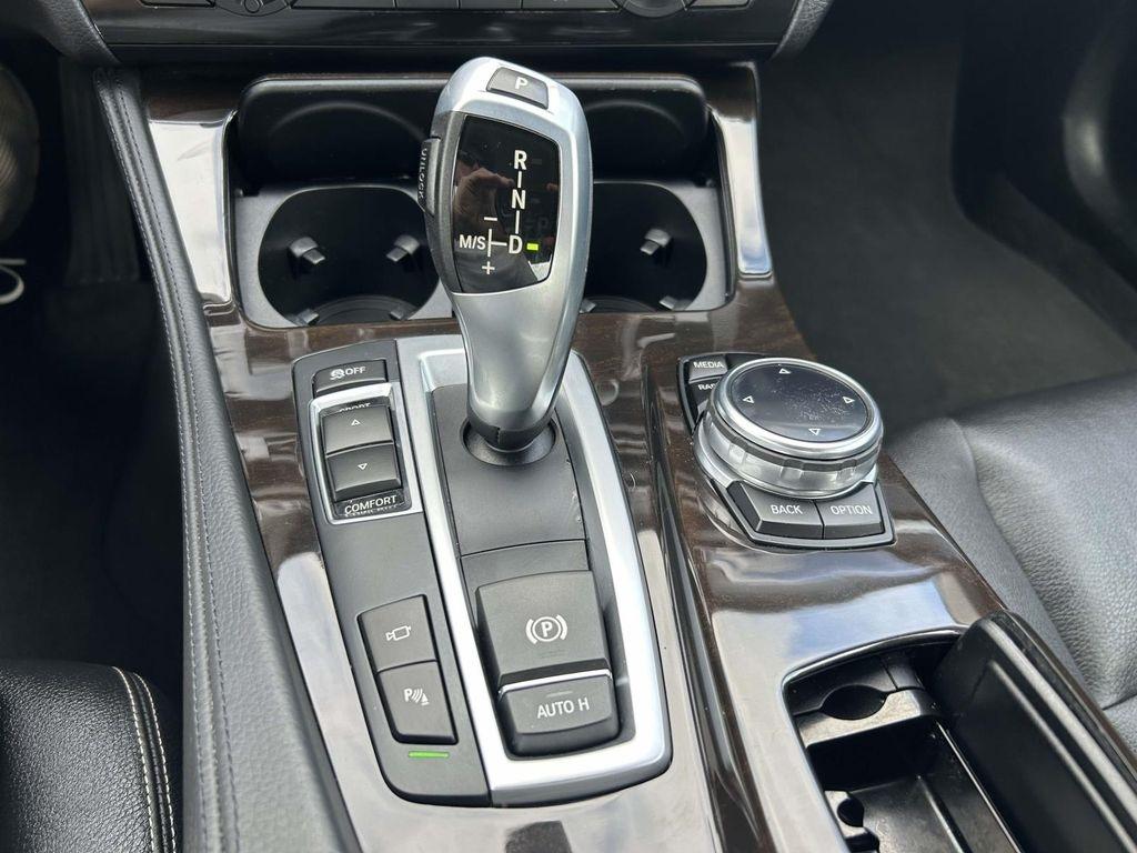 BMW 5 Series 4dr Sdn 535i RWD 2014