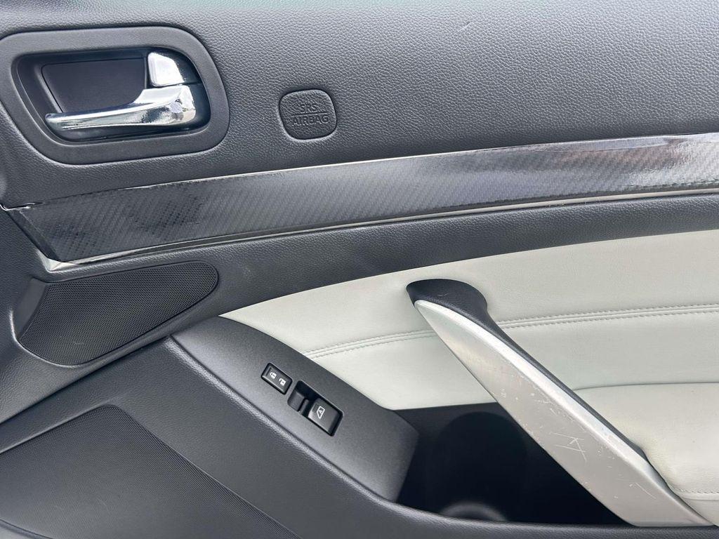Infiniti G37 Convertible 2dr Base 2009