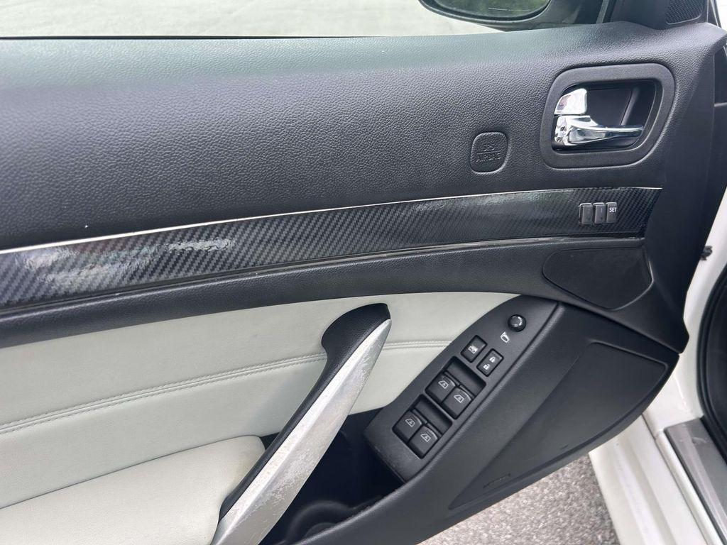 Infiniti G37 Convertible 2dr Base 2009