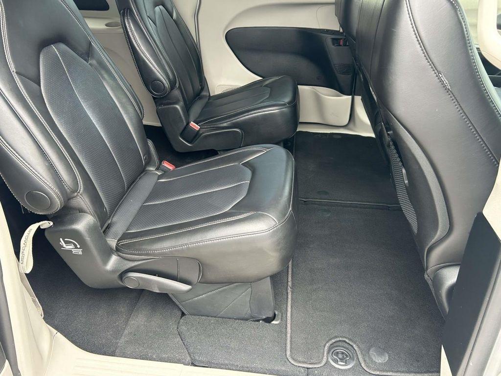 Chrysler Pacifica Touring L FWD 2024