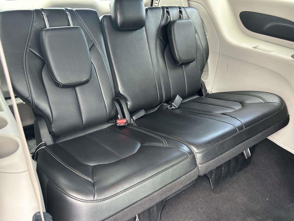 Chrysler Pacifica Touring L FWD 2024