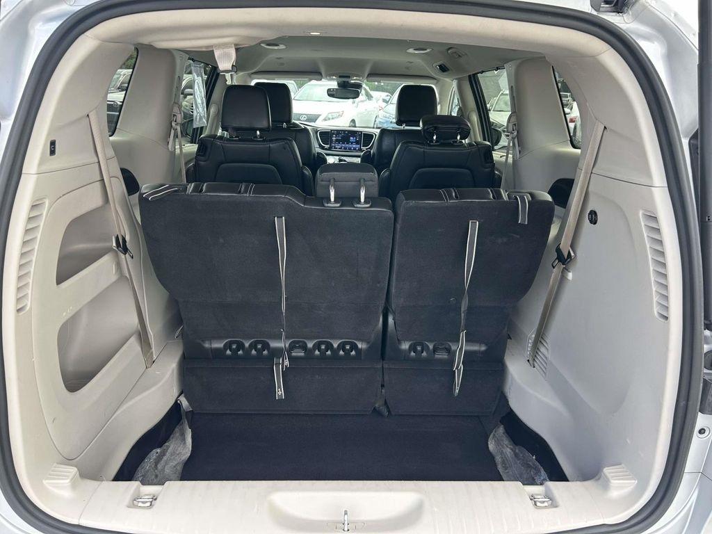 Chrysler Pacifica Touring L FWD 2024