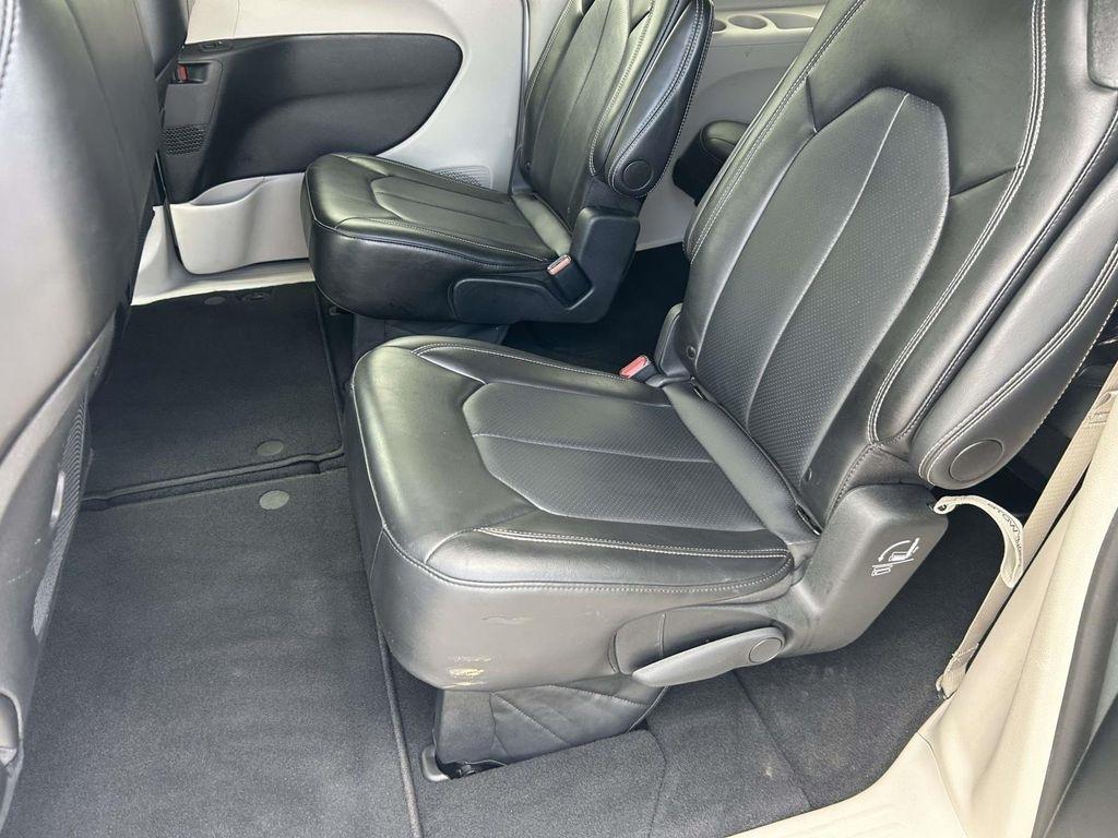 Chrysler Pacifica Touring L FWD 2024