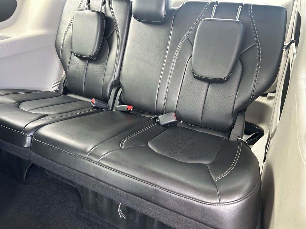Chrysler Pacifica Touring L FWD 2024