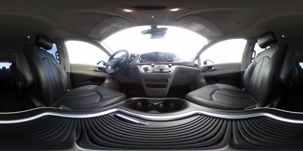 Chrysler Pacifica Touring L FWD 2024