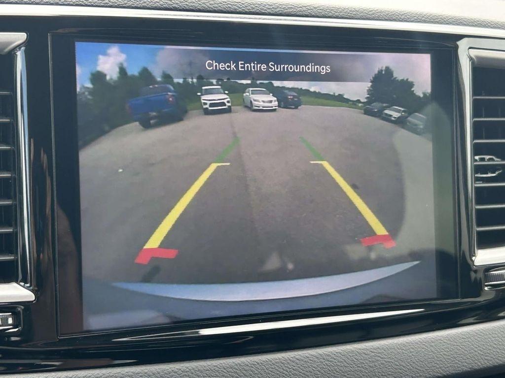Chrysler Pacifica Touring L FWD 2024