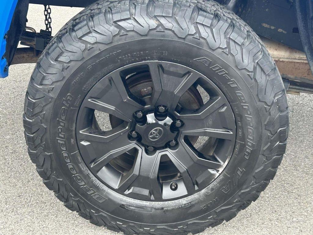 Toyota Tacoma 4WD TRD Off Road Double Cab 5' Bed V6 MT (Natl) 2020