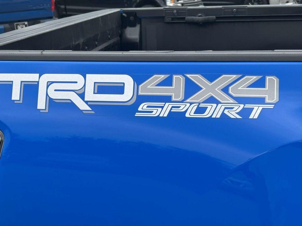 Toyota Tacoma 4WD TRD Off Road Double Cab 5' Bed V6 MT (Natl) 2020