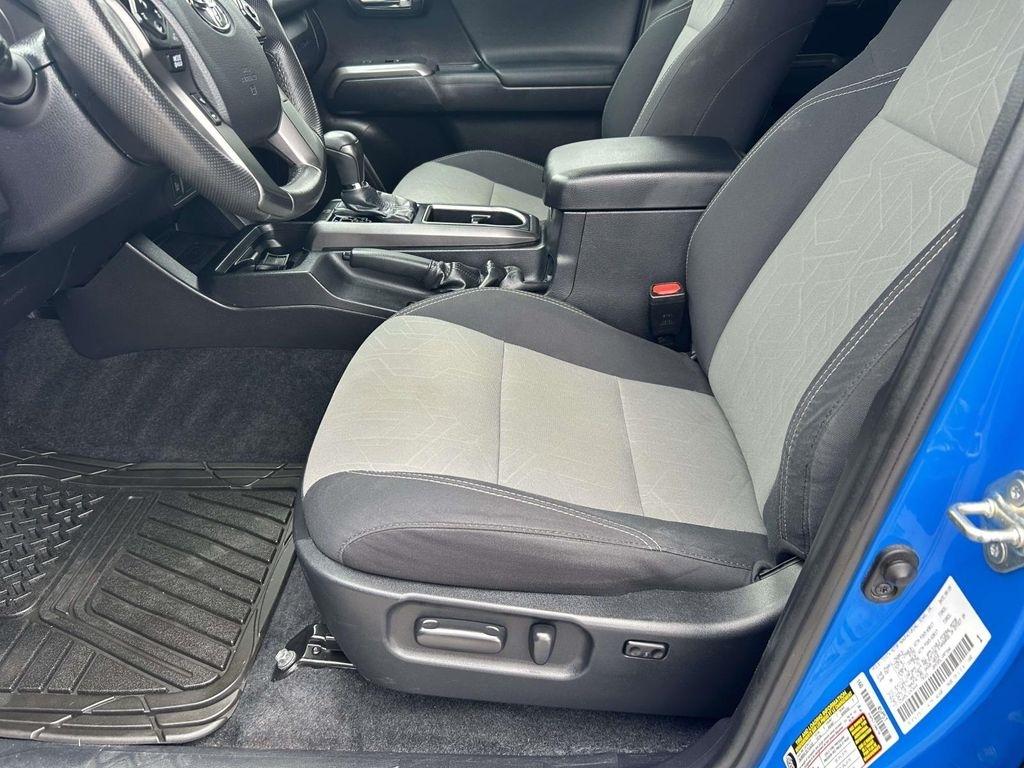 Toyota Tacoma 4WD TRD Off Road Double Cab 5' Bed V6 MT (Natl) 2020