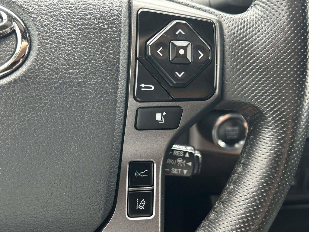 Toyota Tacoma 4WD TRD Off Road Double Cab 5' Bed V6 MT (Natl) 2020