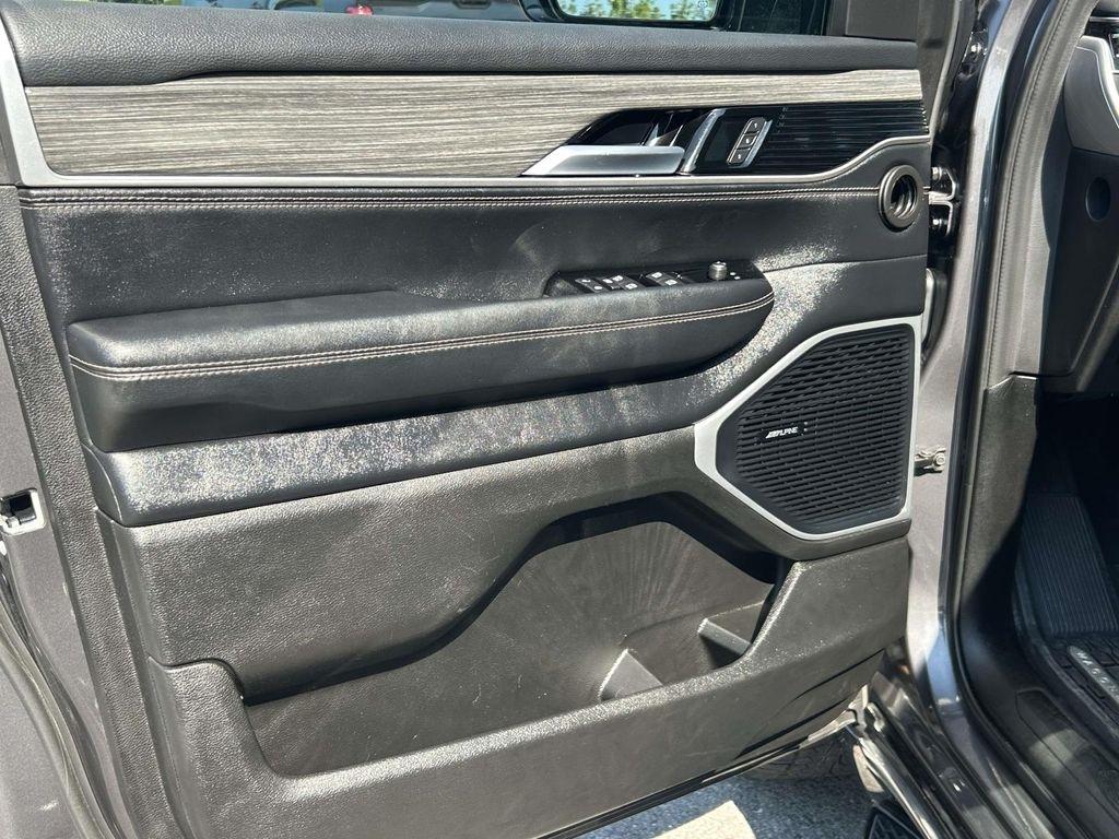 Jeep Wagoneer L Series II 4x2 *Ltd Avail* 2024
