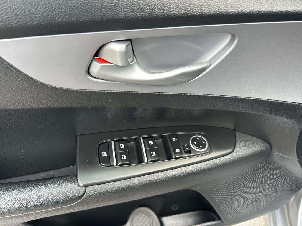 Kia Forte LXS IVT 2024
