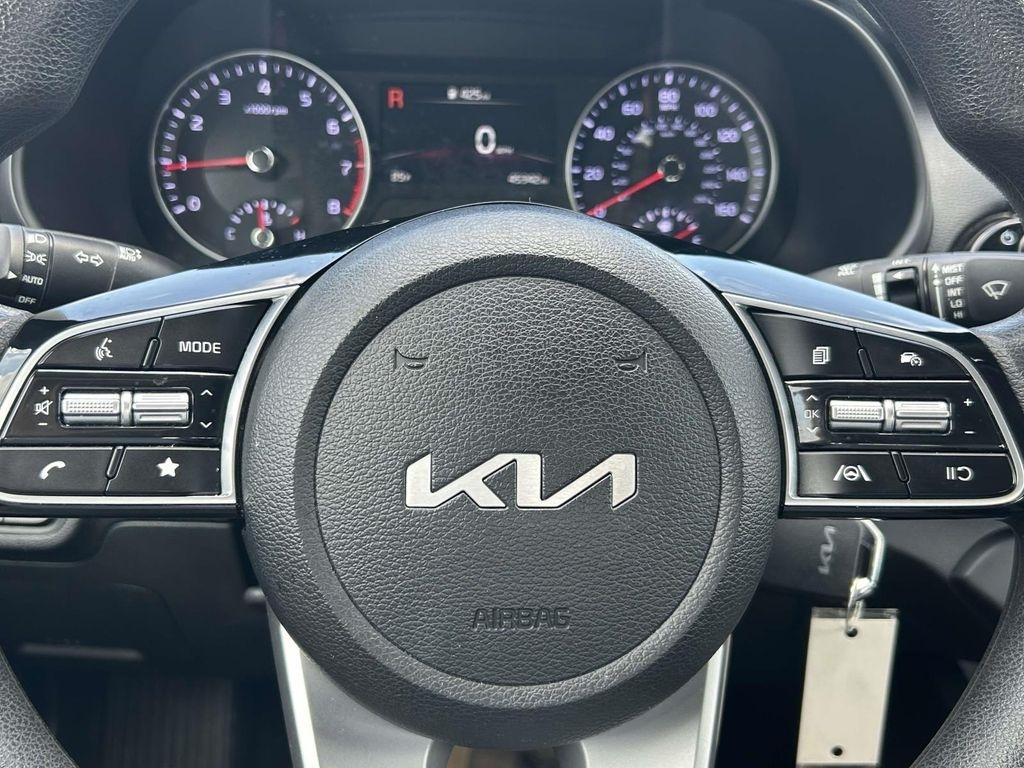 Kia Forte LXS IVT 2024