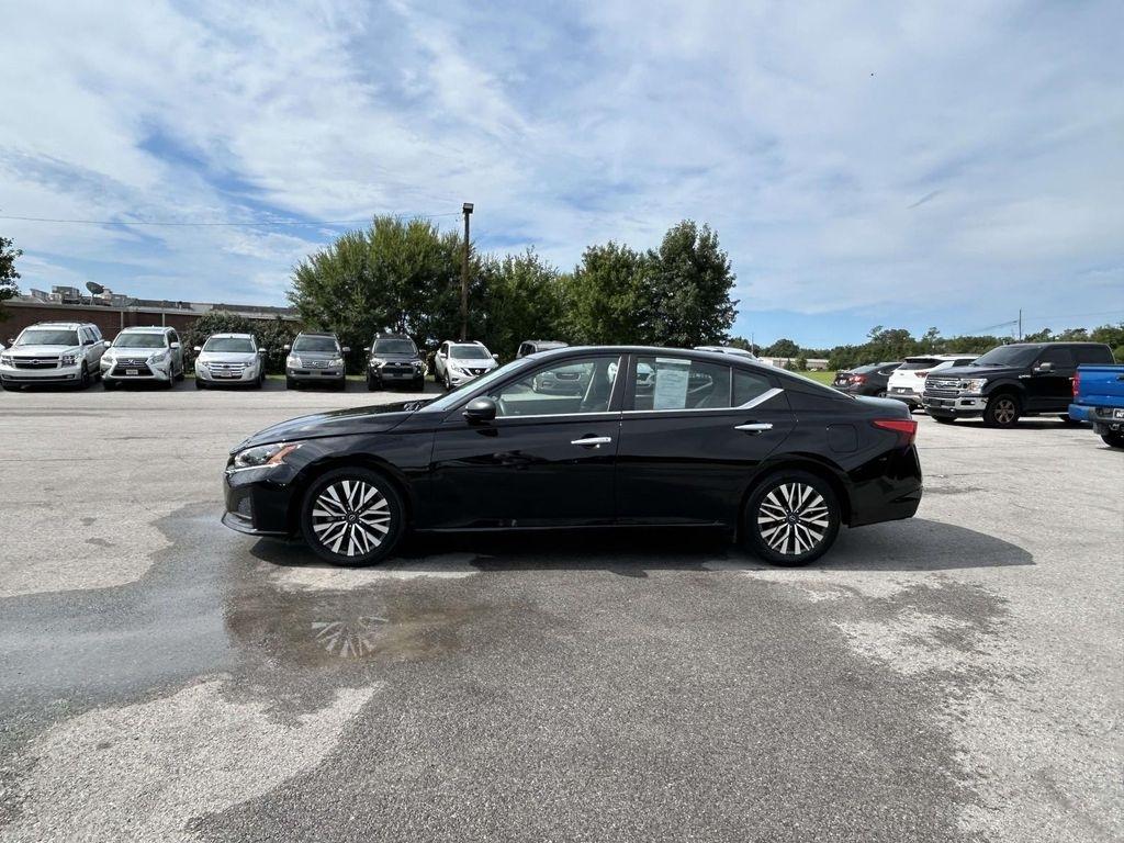 Nissan Altima 2.5 SV Sedan 2024