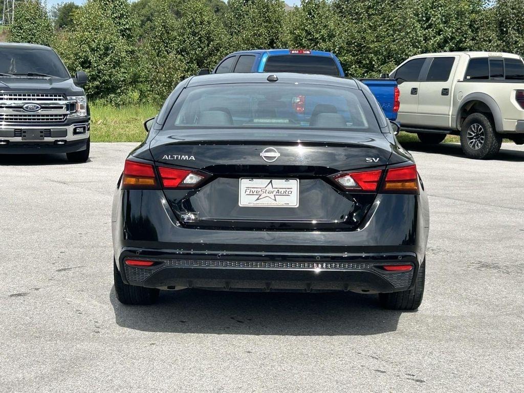 Nissan Altima 2.5 SV Sedan 2024