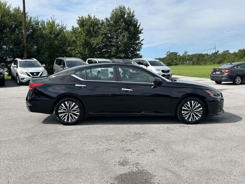 Nissan Altima 2.5 SV Sedan 2024