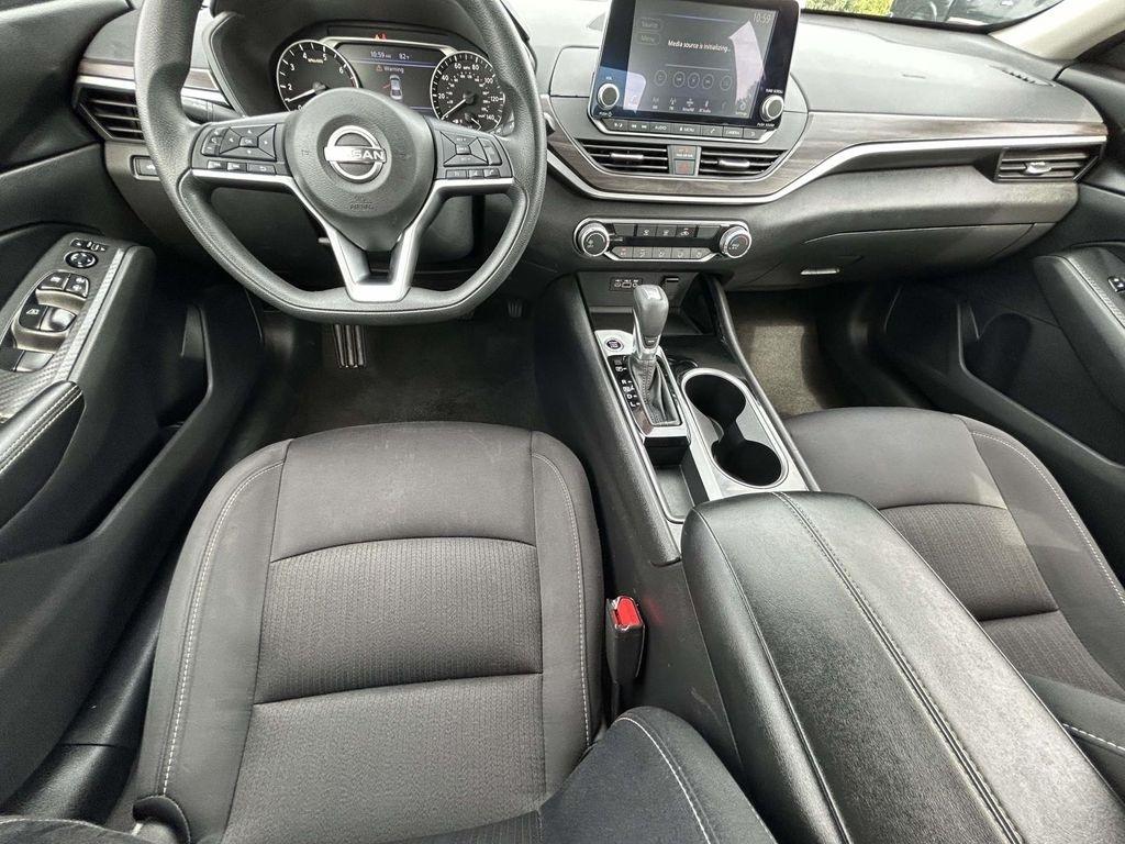 Nissan Altima 2.5 SV Sedan 2024