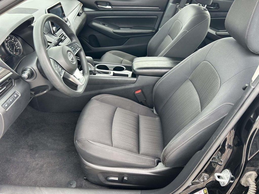 Nissan Altima 2.5 SV Sedan 2024