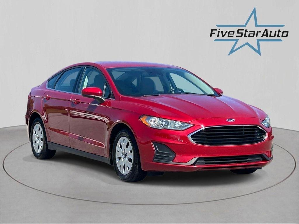 Ford Fusion S FWD 2020