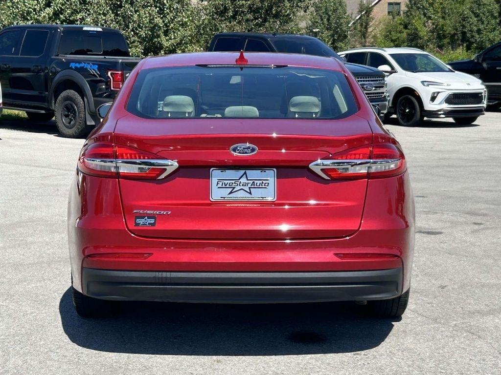 Ford Fusion S FWD 2020