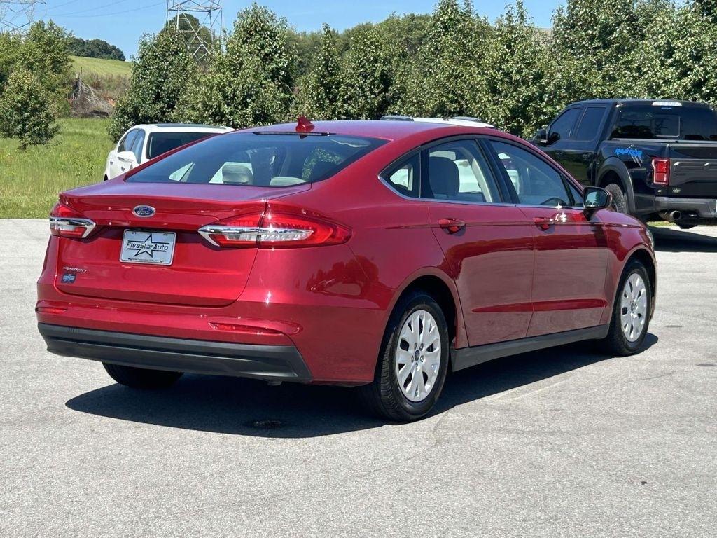 Ford Fusion S FWD 2020