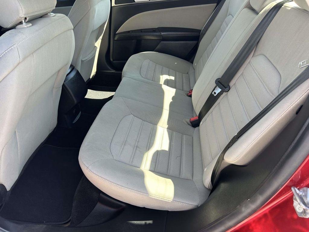 Ford Fusion S FWD 2020