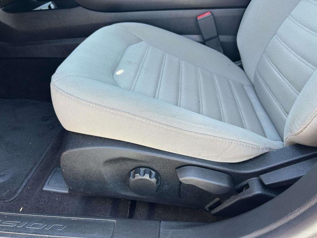 Ford Fusion S FWD 2020